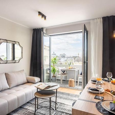 Stunning Views 2Br Midtown Flat - Charming Balcony Lejlighed Bukarest Eksteriør billede