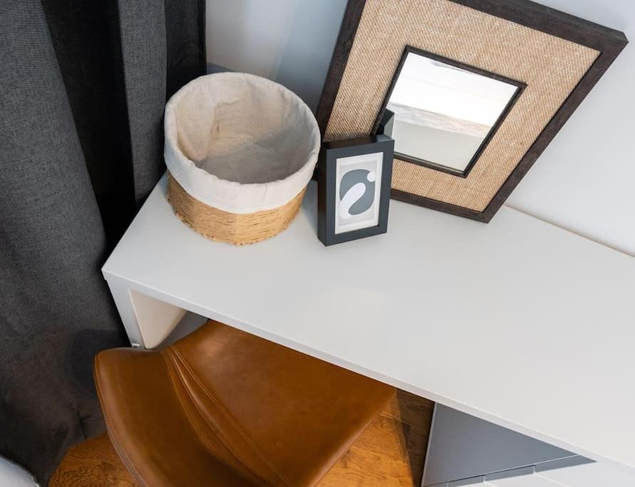 Stunning Views 2Br Midtown Flat - Charming Balcony Lejlighed Bukarest Eksteriør billede